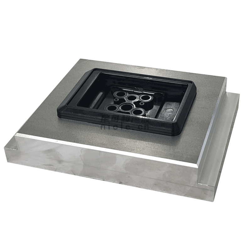 Ultrasonic mould
