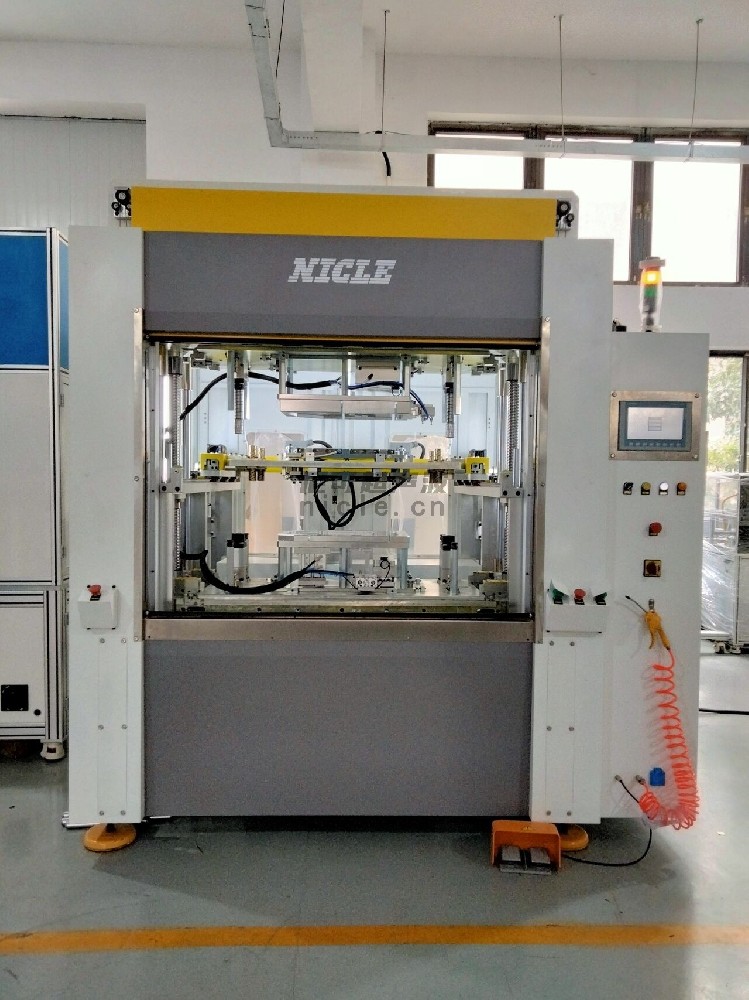 伺服塑料热板焊接机：精密焊接新时代，解锁工业生产新效率